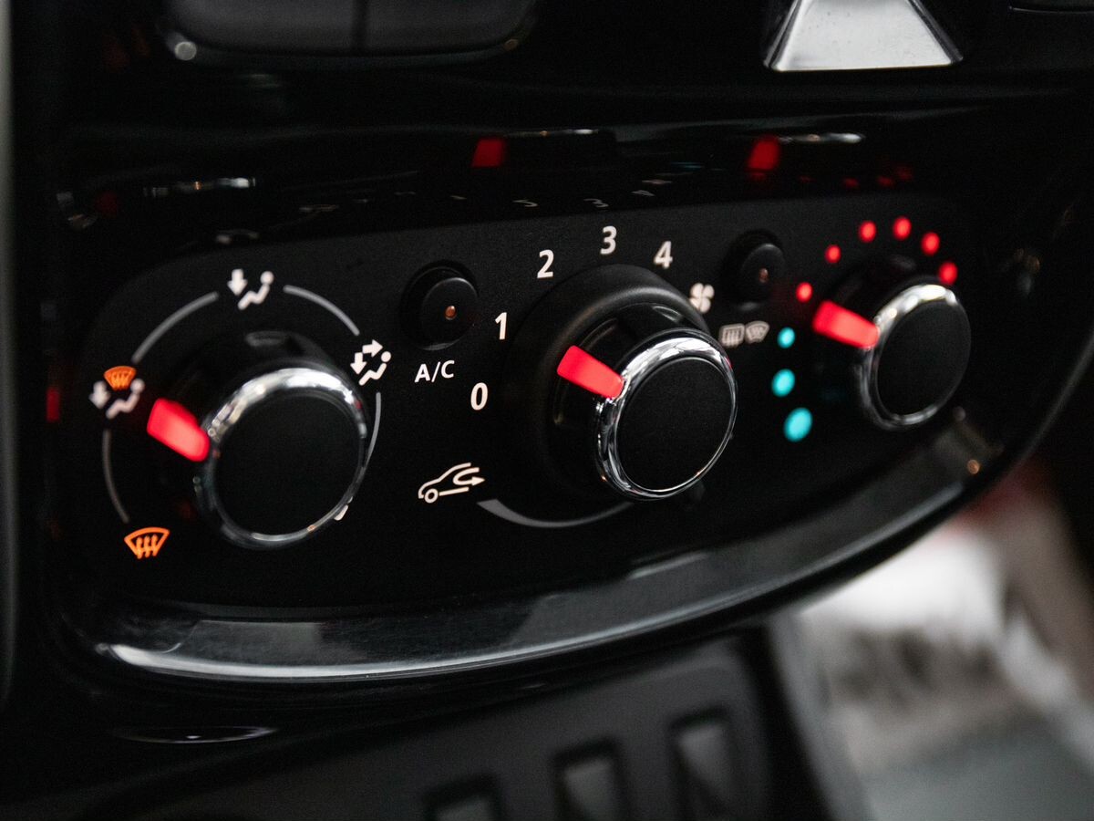 Nissan Terrano 2018 - фото автомобиля