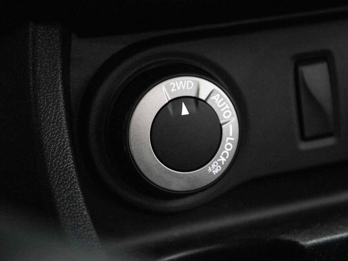 Nissan Terrano 2018 - фото автомобиля