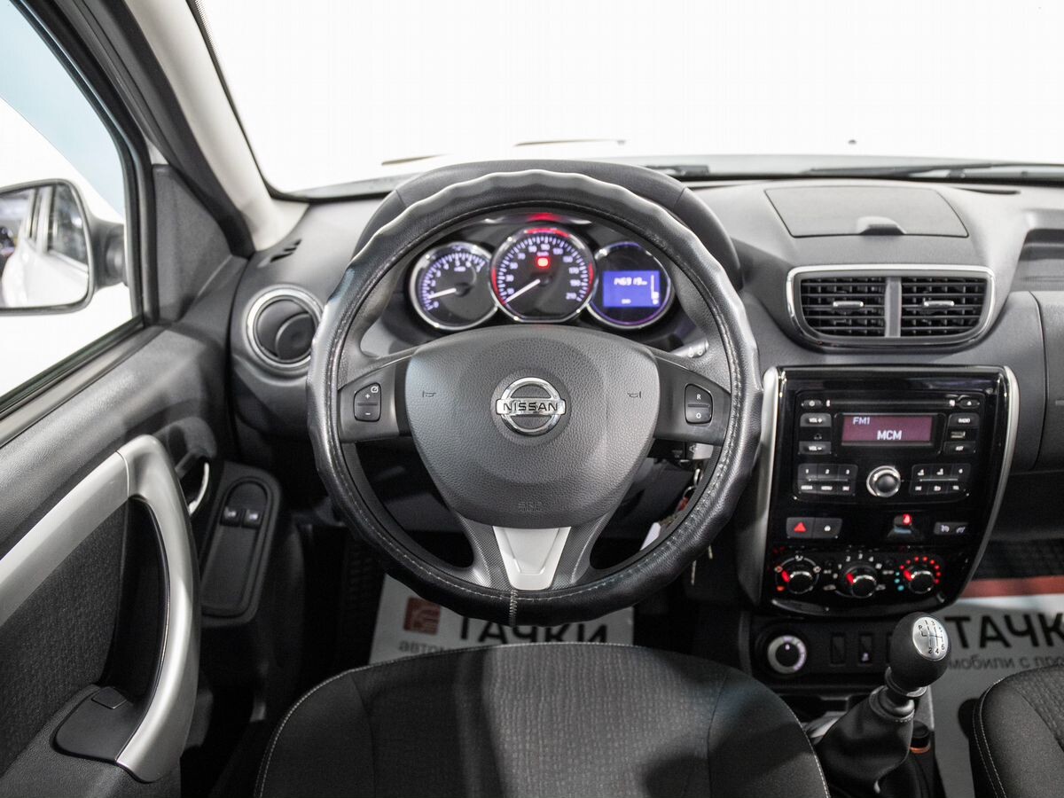 Nissan Terrano 2018 - фото автомобиля