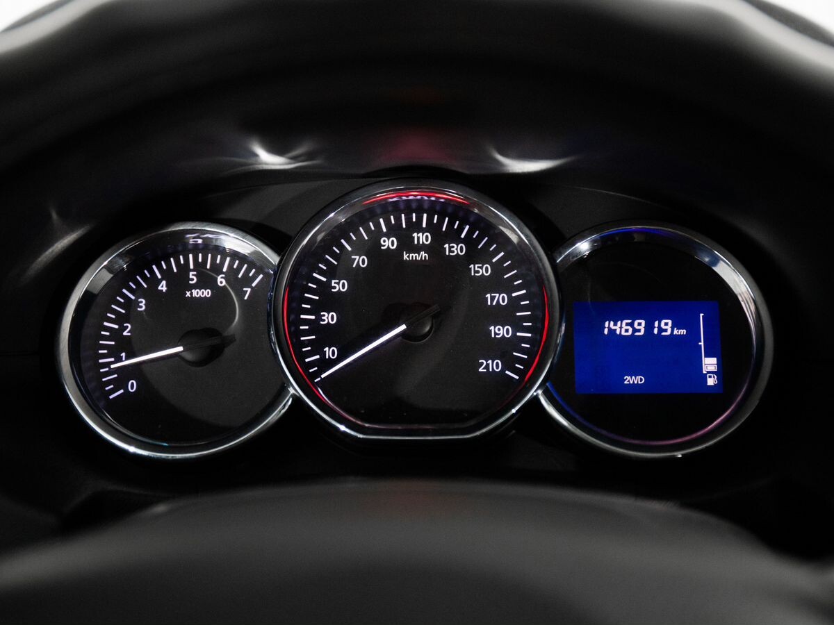 Nissan Terrano 2018 - фото автомобиля