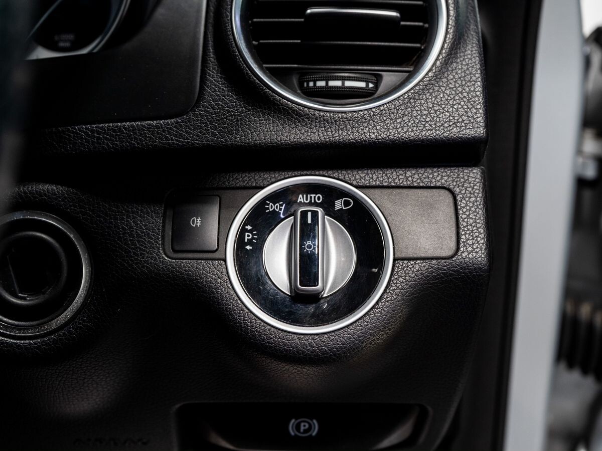 Mercedes-Benz C-Class 2012 - фото автомобиля