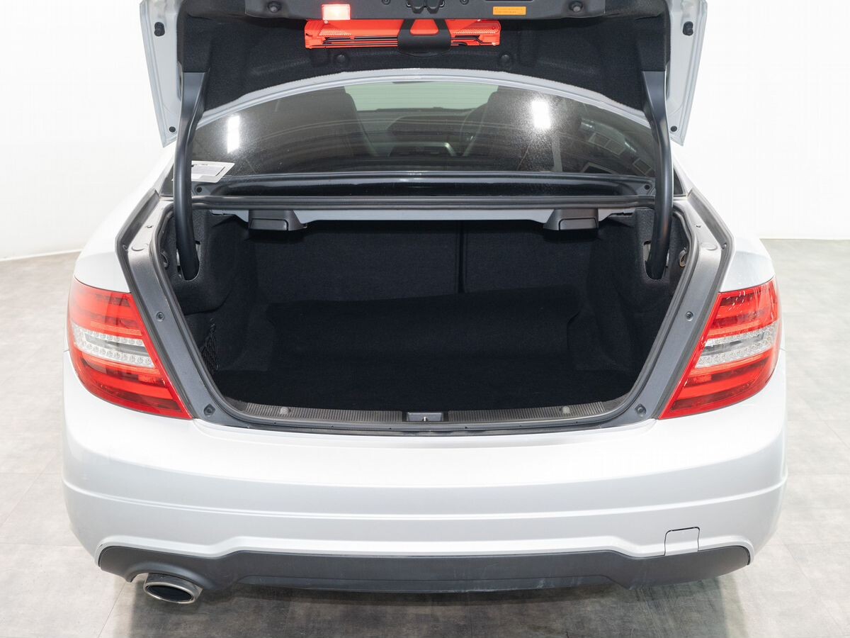 Mercedes-Benz C-Class 2012 - фото автомобиля