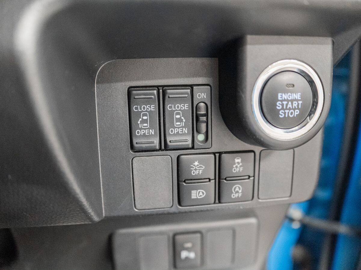 Toyota Roomy 2019 - фото автомобиля