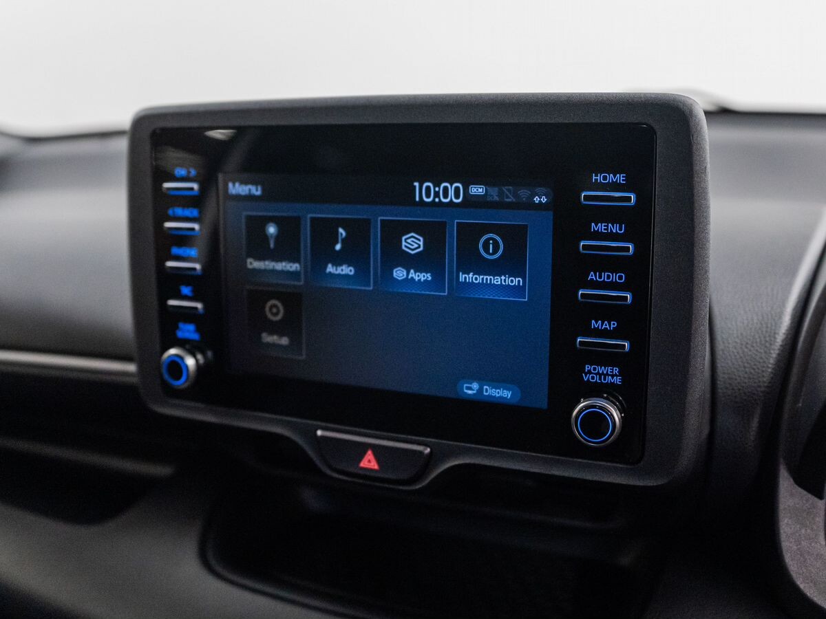 Toyota Yaris 2021 - фото автомобиля