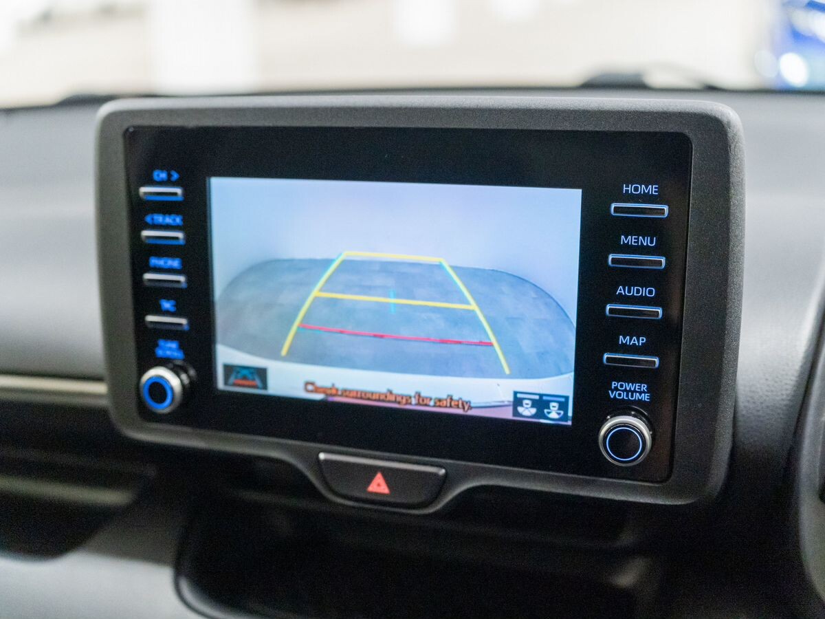 Toyota Yaris 2021 - фото автомобиля