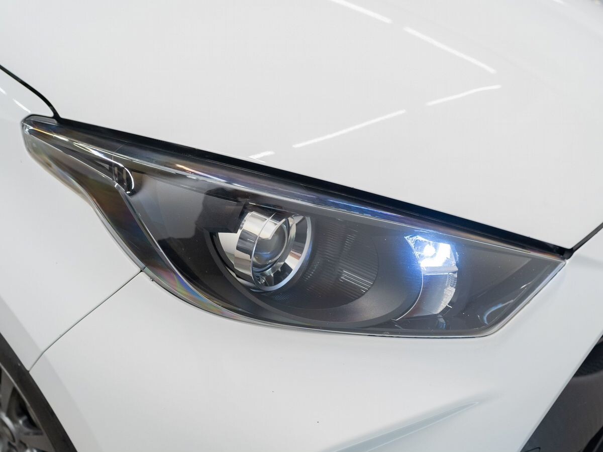 Toyota Yaris 2021 - фото автомобиля