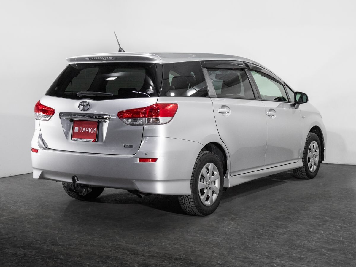 Toyota Wish 2011 - фото автомобиля