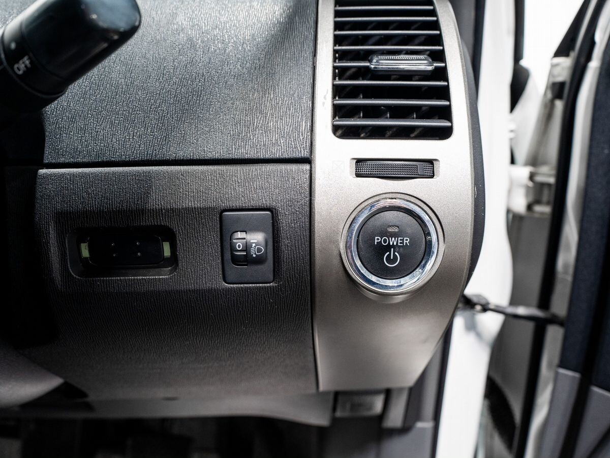 Toyota Prius 2009 - фото автомобиля