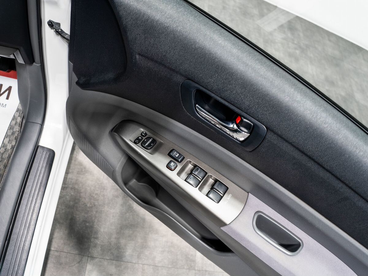 Toyota Prius 2009 - фото автомобиля