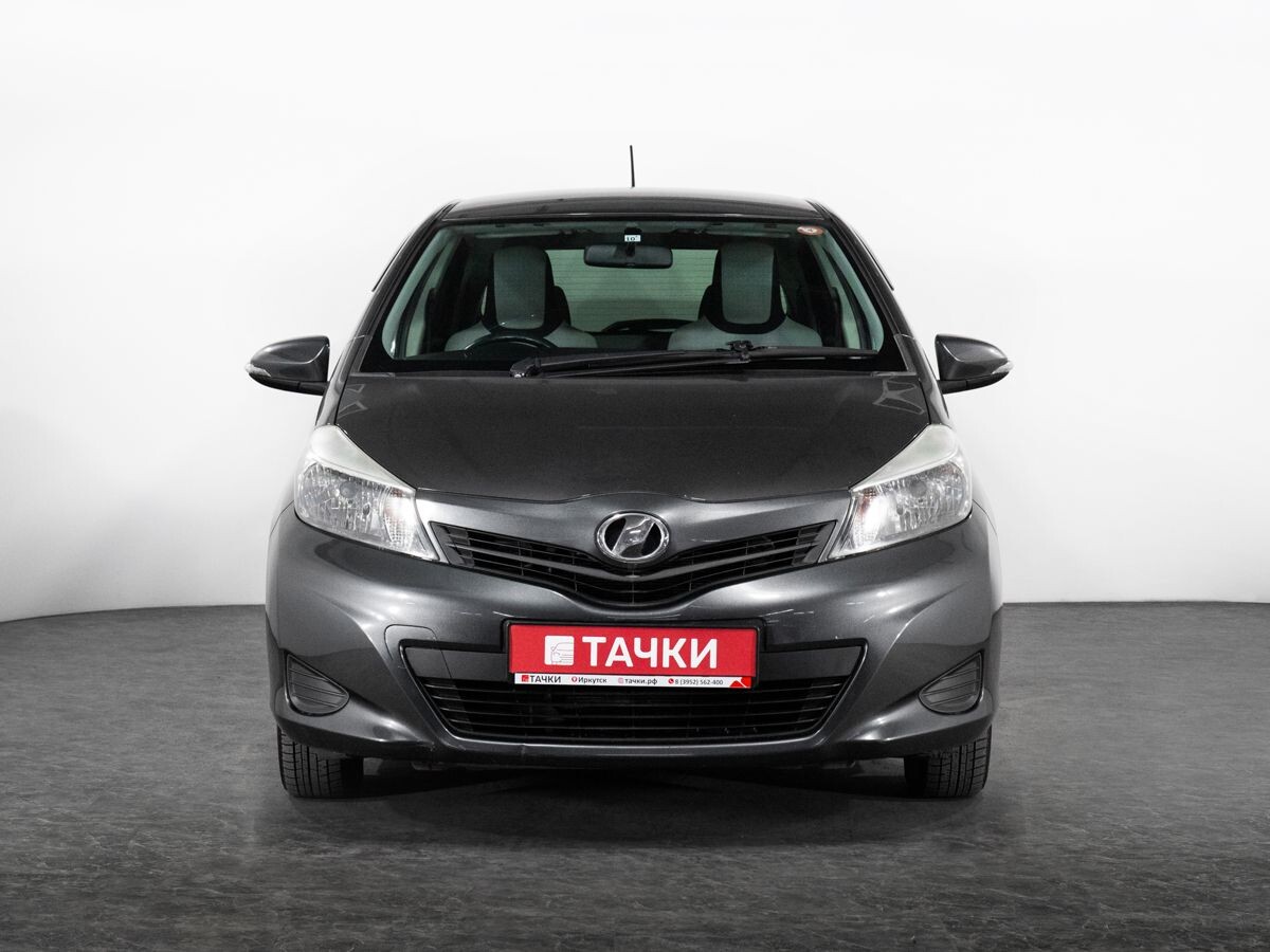 Toyota Vitz 2011 - фото автомобиля