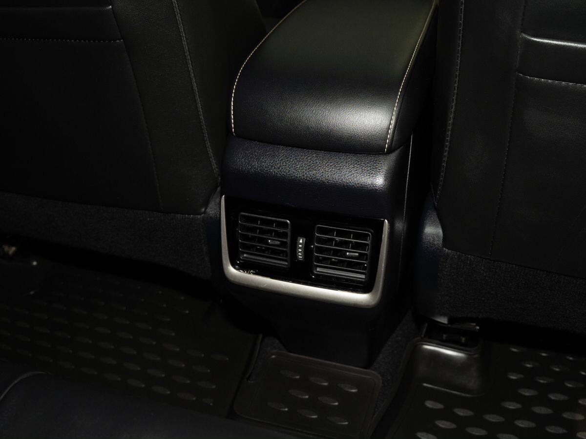 Toyota Harrier 2015 - фото автомобиля