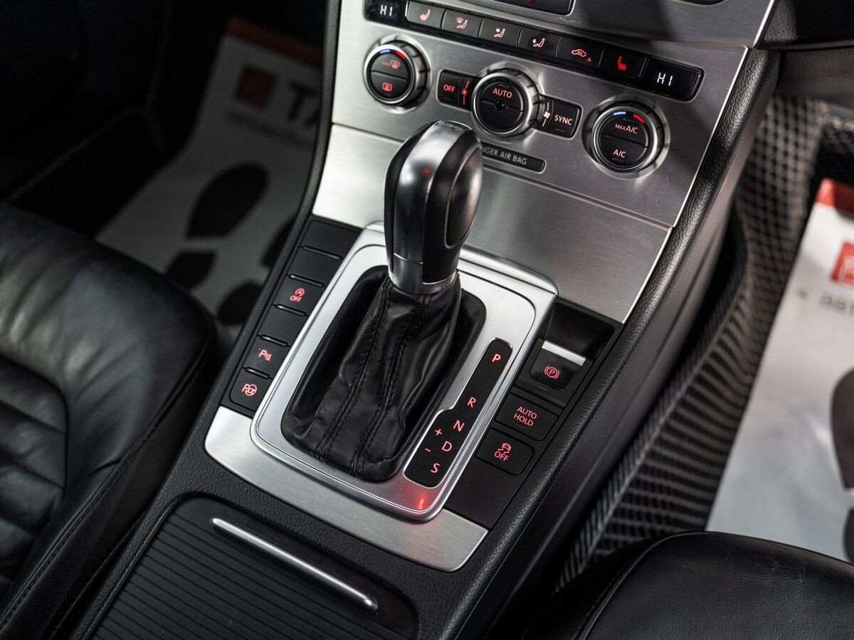 Volkswagen Passat 2013 - фото автомобиля