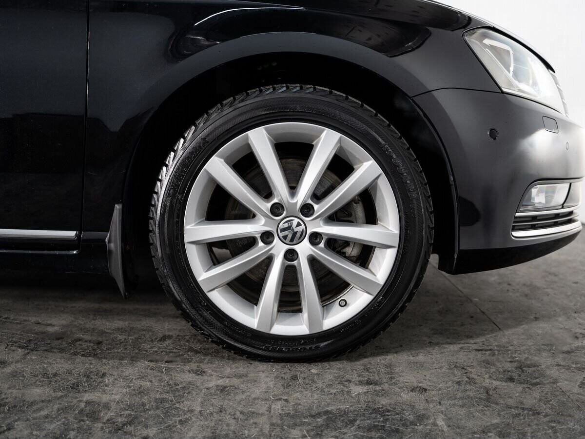 Volkswagen Passat 2013 - фото автомобиля
