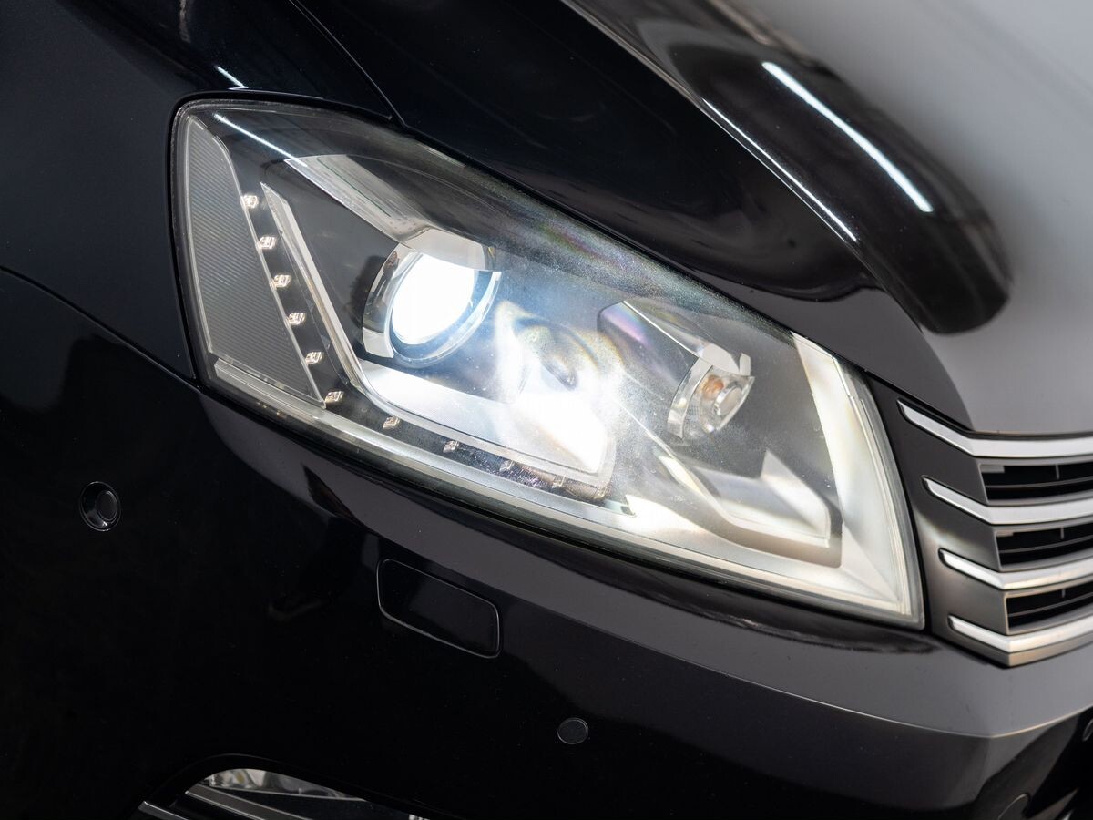 Volkswagen Passat 2013 - фото автомобиля