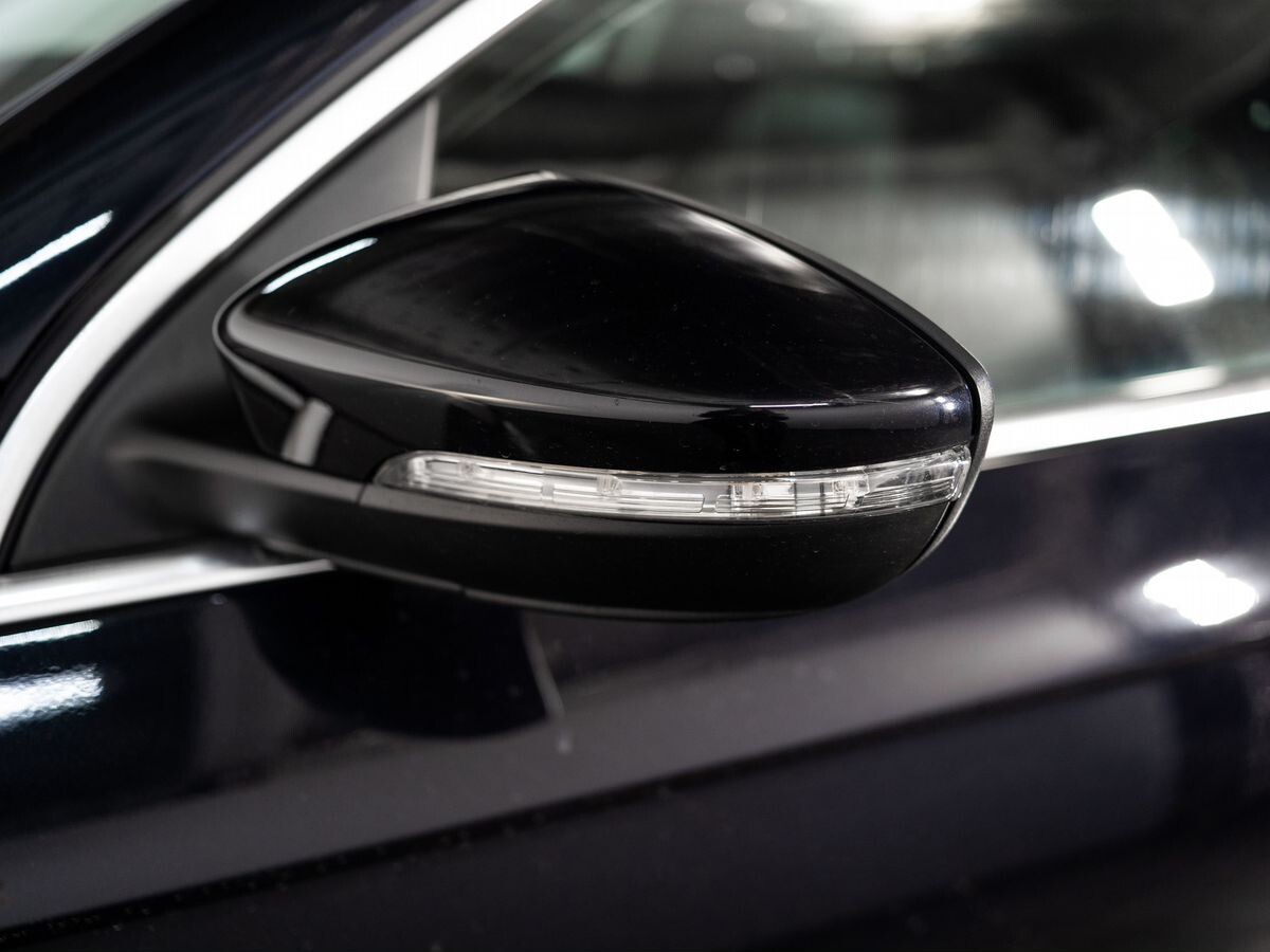 Volkswagen Passat 2013 - фото автомобиля