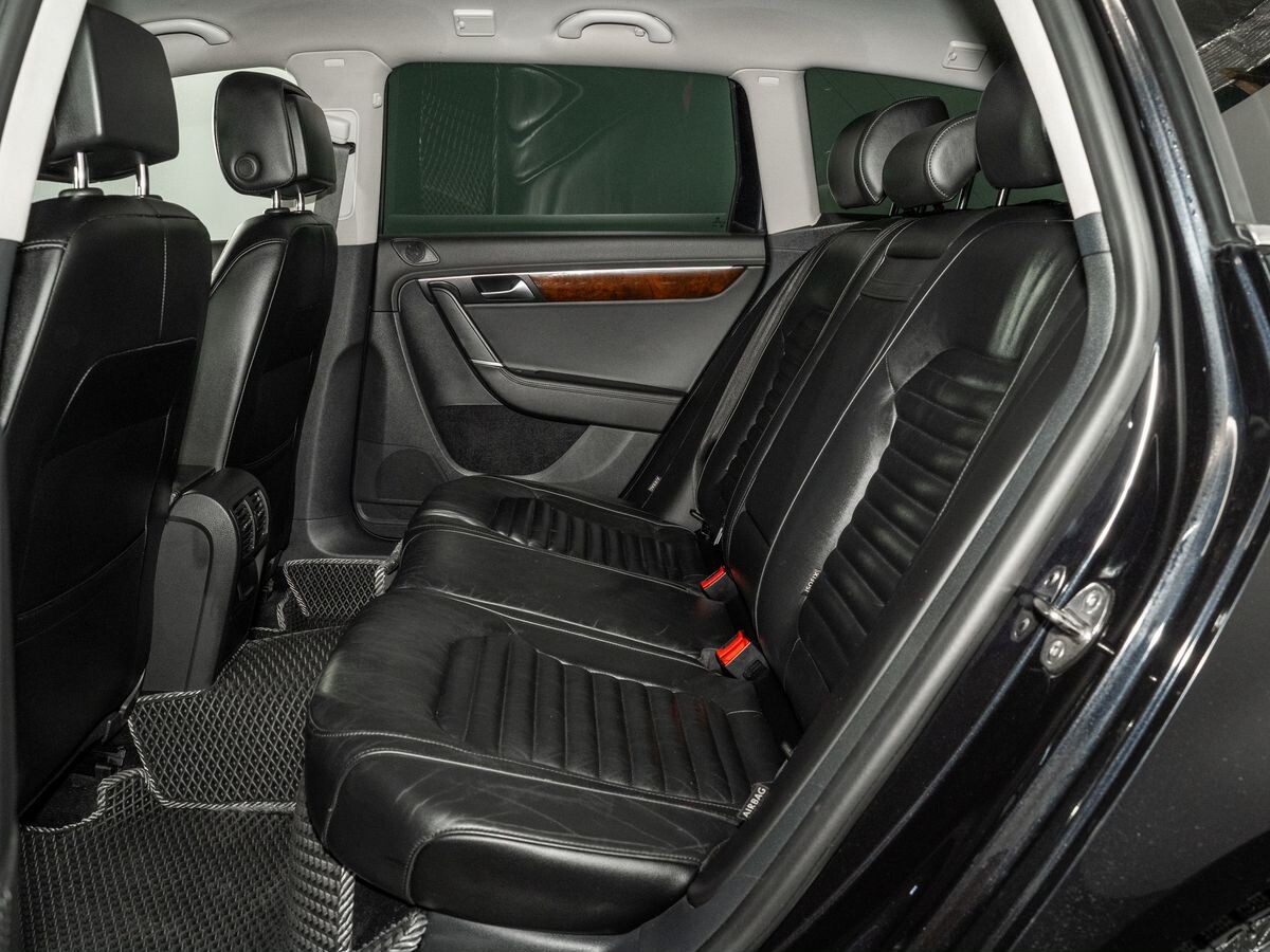 Volkswagen Passat 2013 - фото автомобиля