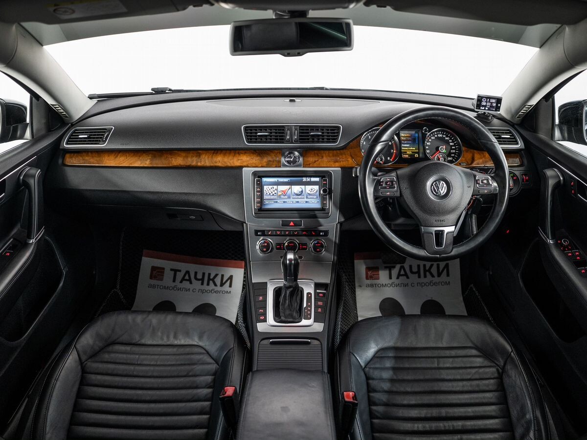 Volkswagen Passat 2013 - фото автомобиля