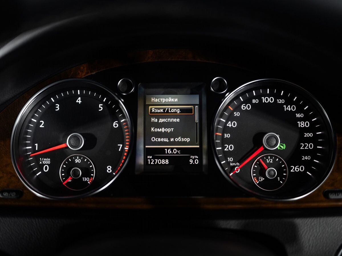 Volkswagen Passat 2013 - фото автомобиля