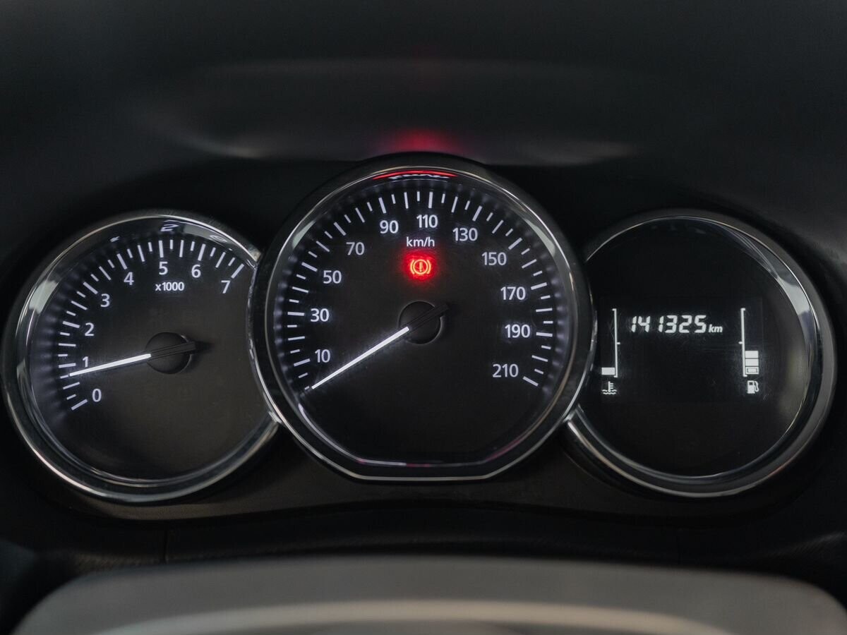 Nissan Terrano 2021 - фото автомобиля