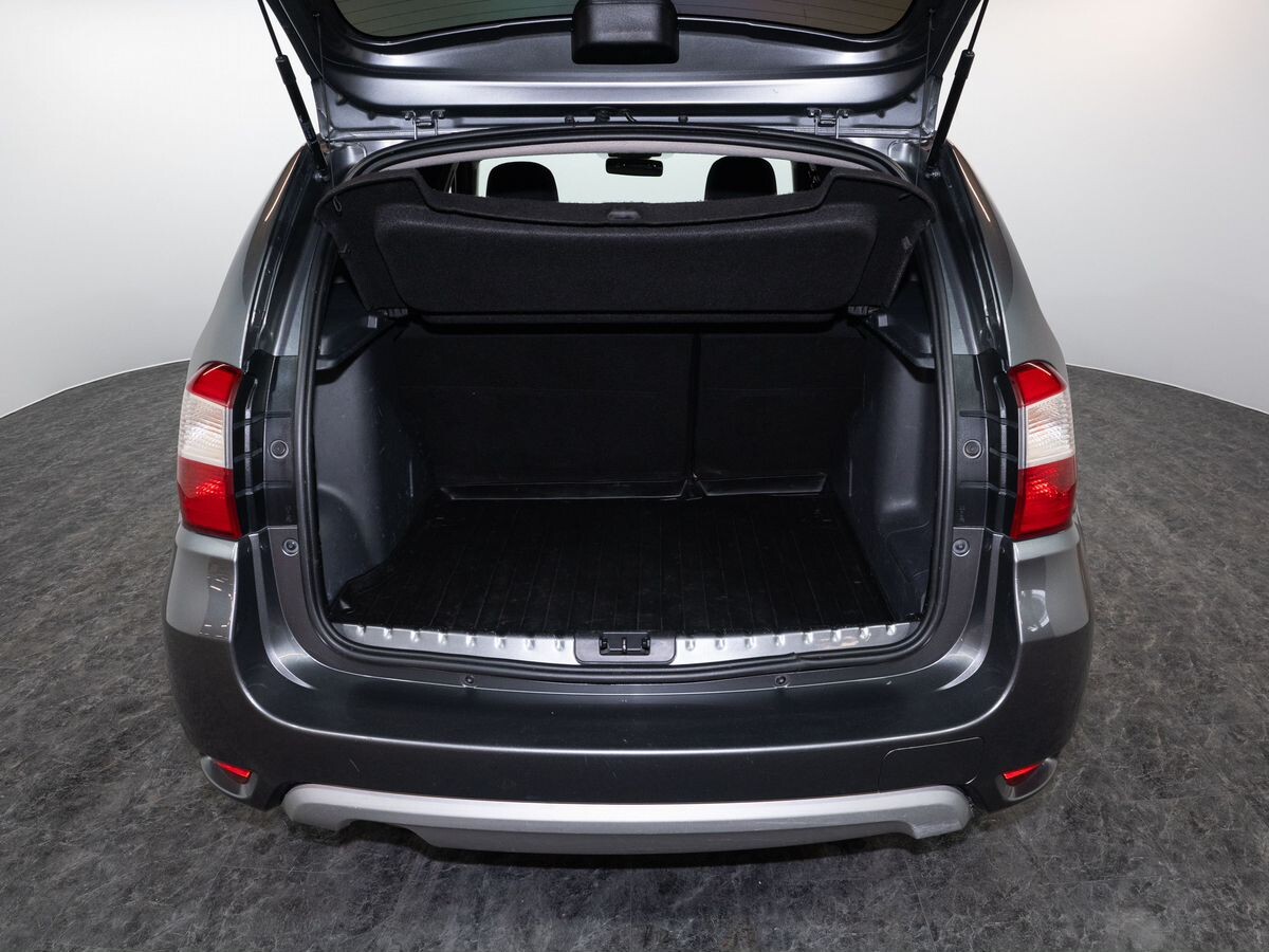 Nissan Terrano 2021 - фото автомобиля