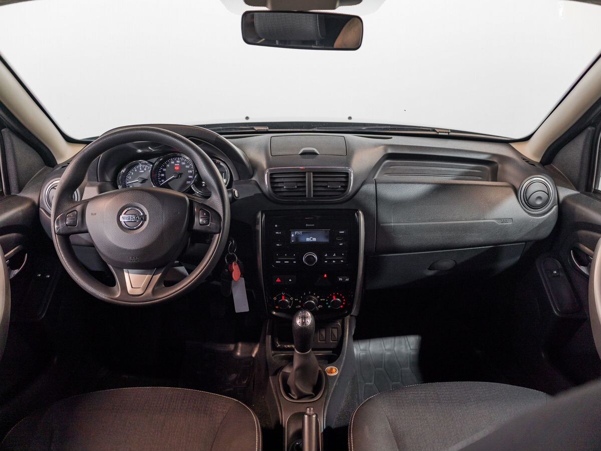 Nissan Terrano 2021 - фото автомобиля