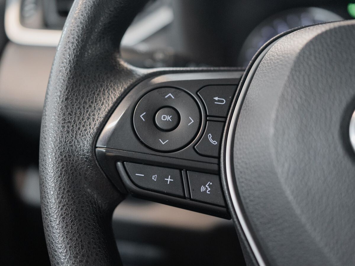 Toyota RAV4 2021 - фото автомобиля