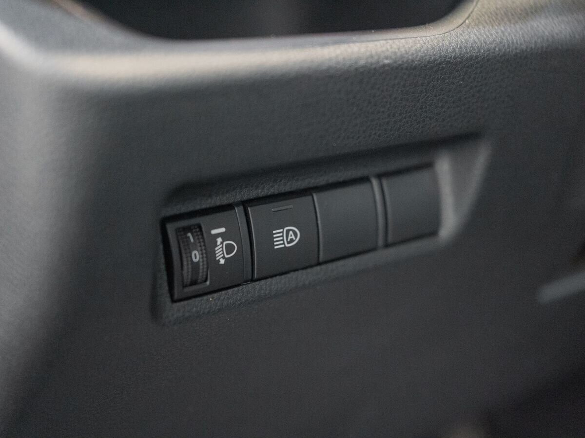 Toyota RAV4 2021 - фото автомобиля