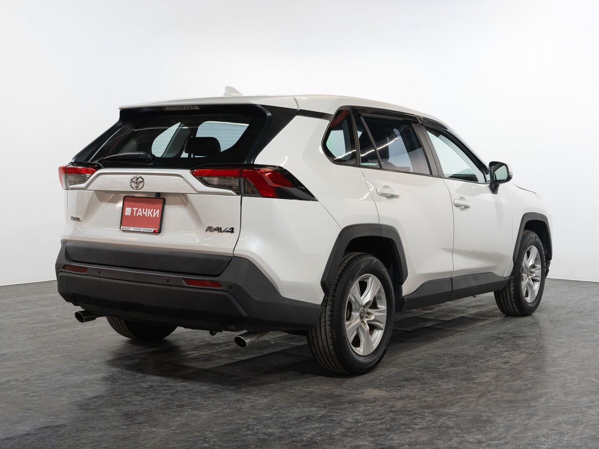 Toyota RAV4 2021 - фото автомобиля