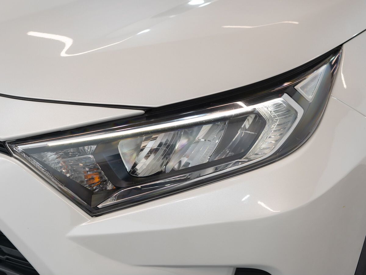 Toyota RAV4 2021 - фото автомобиля