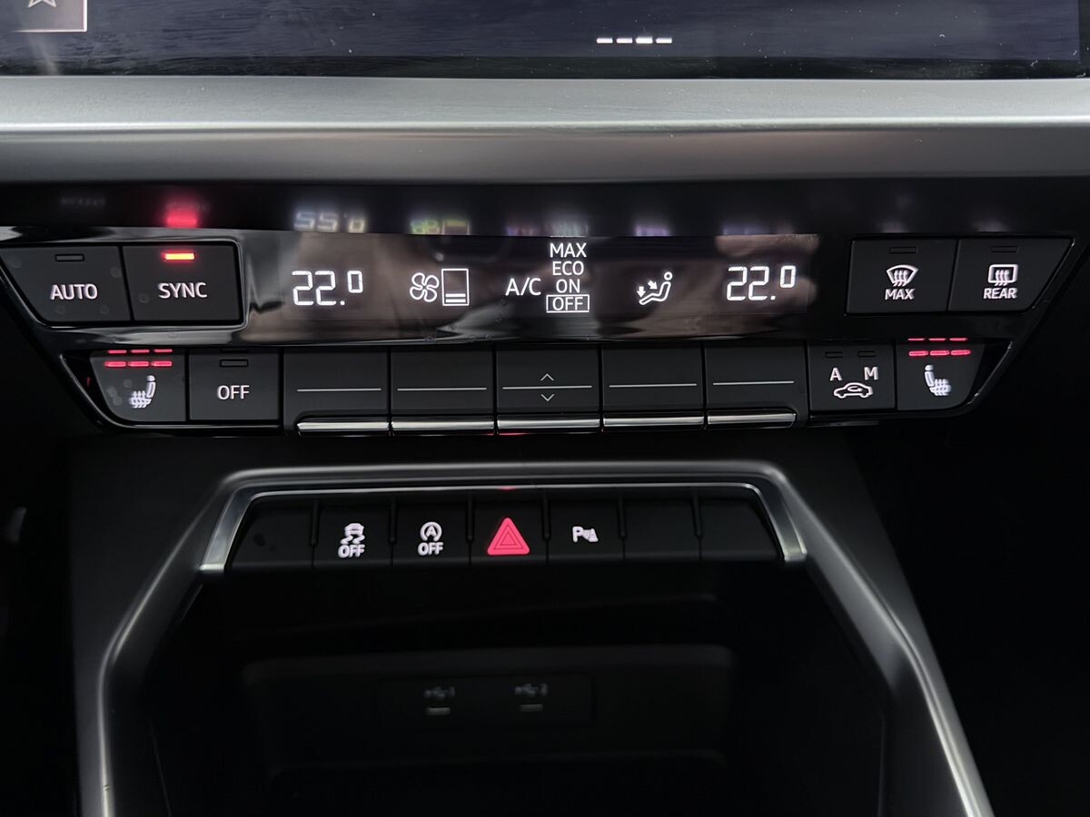 Audi A3 2022 - фото автомобиля