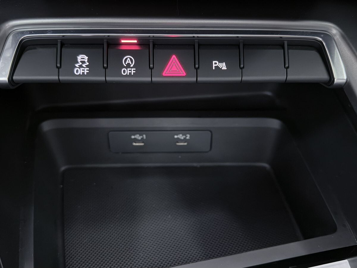 Audi A3 2022 - фото автомобиля