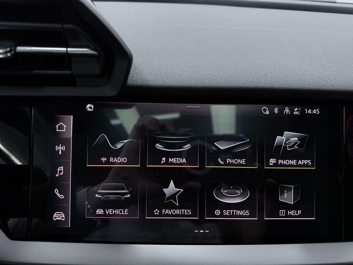 Audi A3 2023 - фото автомобиля