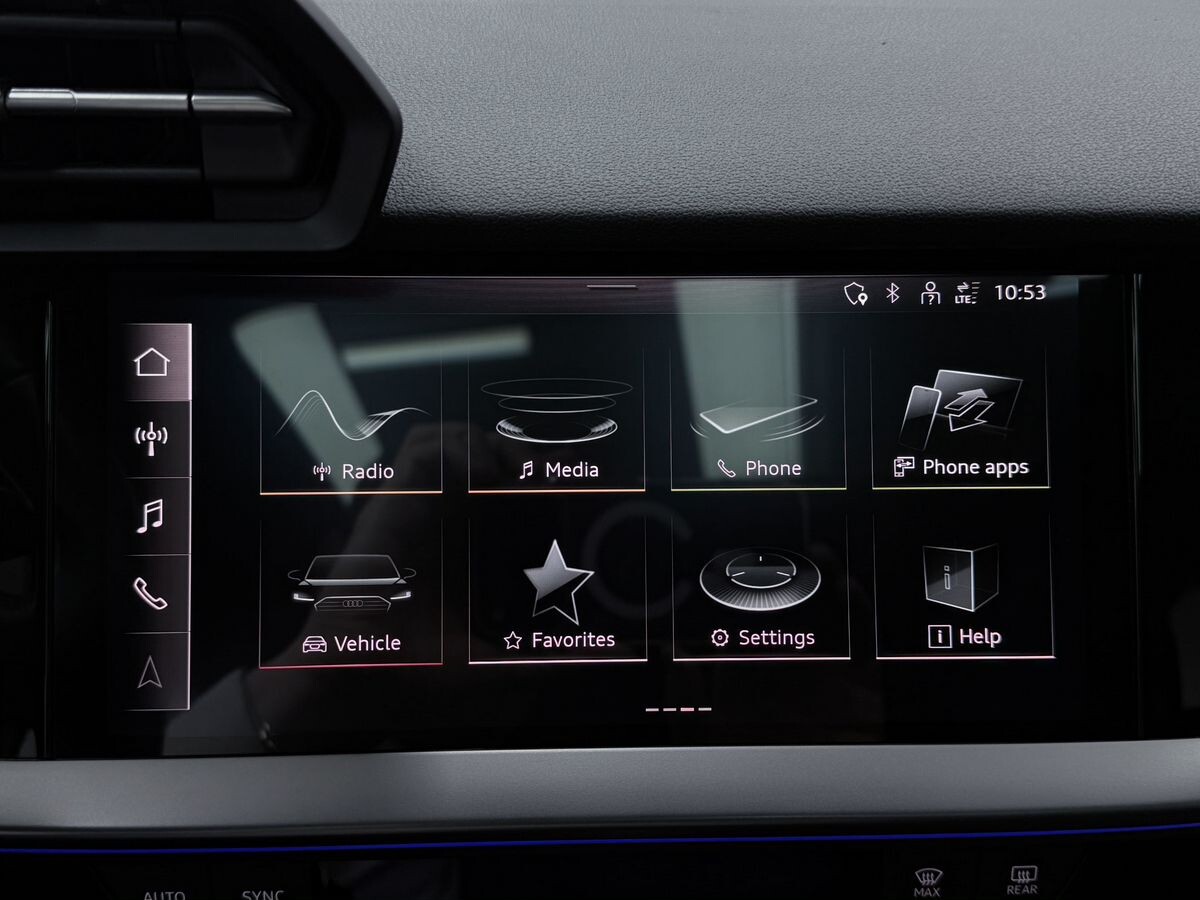 Audi A3 2022 - фото автомобиля