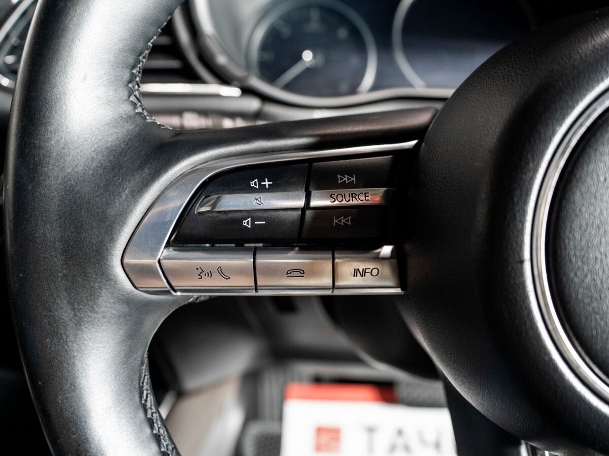 Mazda CX-30 2020 - фото автомобиля