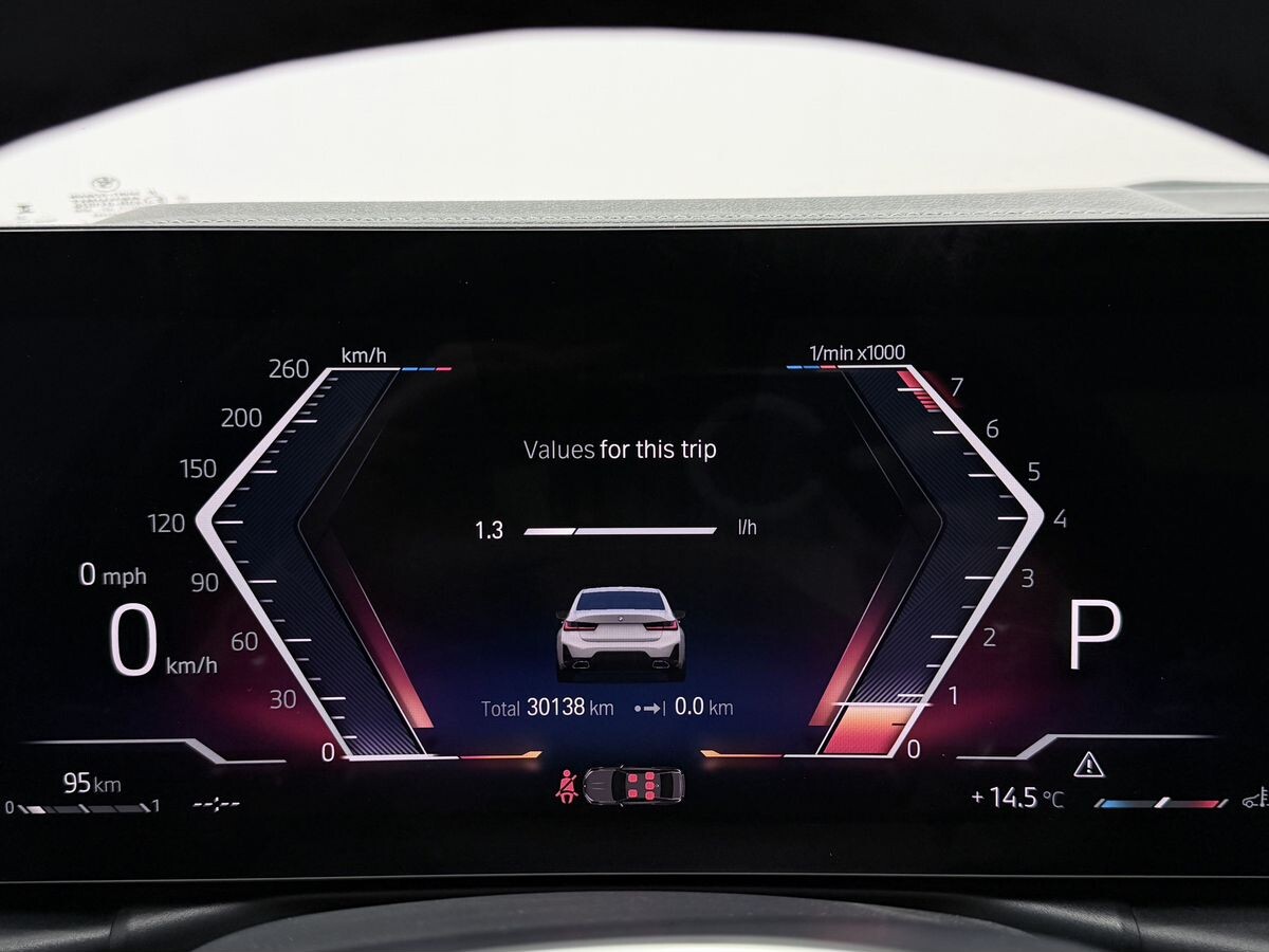 BMW 3-Series 2023 - фото автомобиля