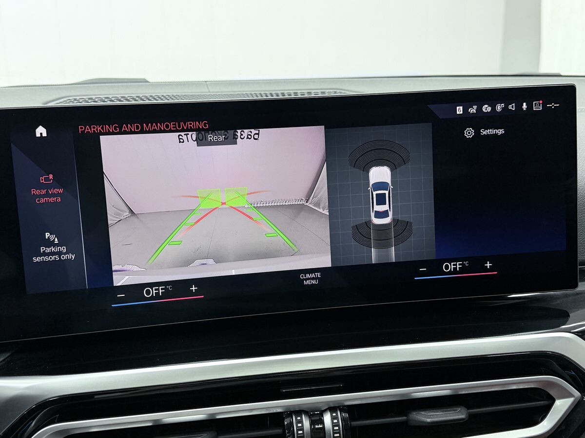 BMW 3-Series 2023 - фото автомобиля