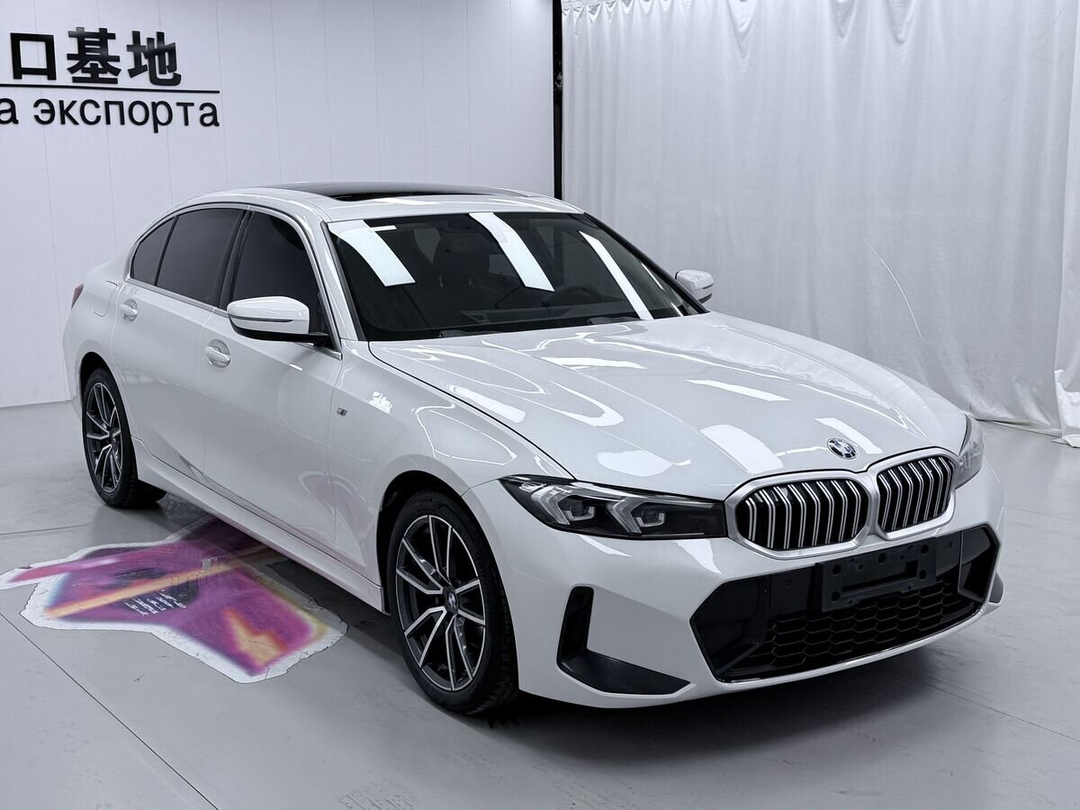 BMW 3-Series 2023 - фото автомобиля