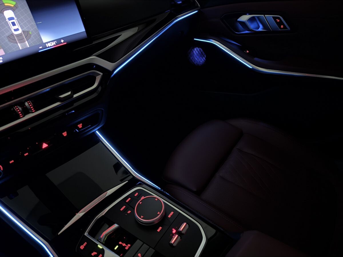 BMW 3-Series 2023 - фото автомобиля