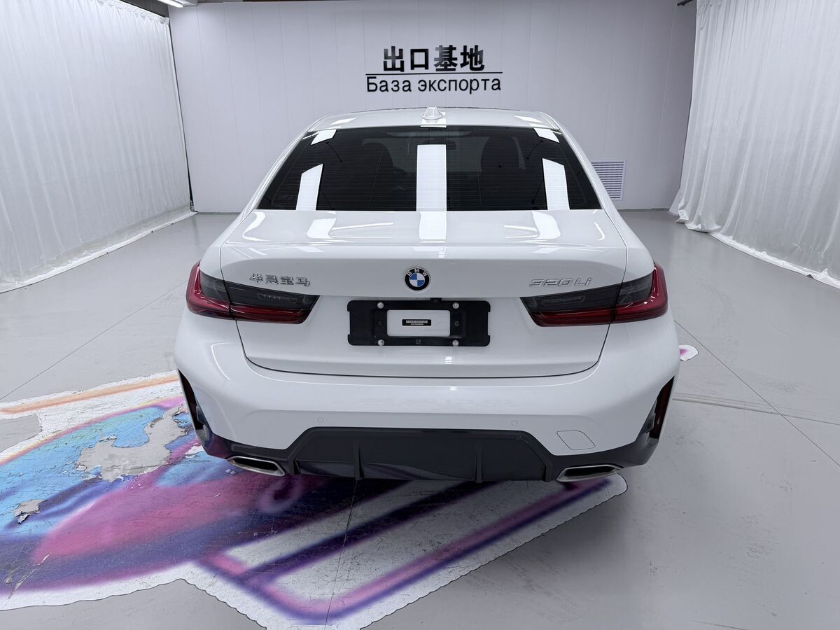 BMW 3-Series 2023 - фото автомобиля