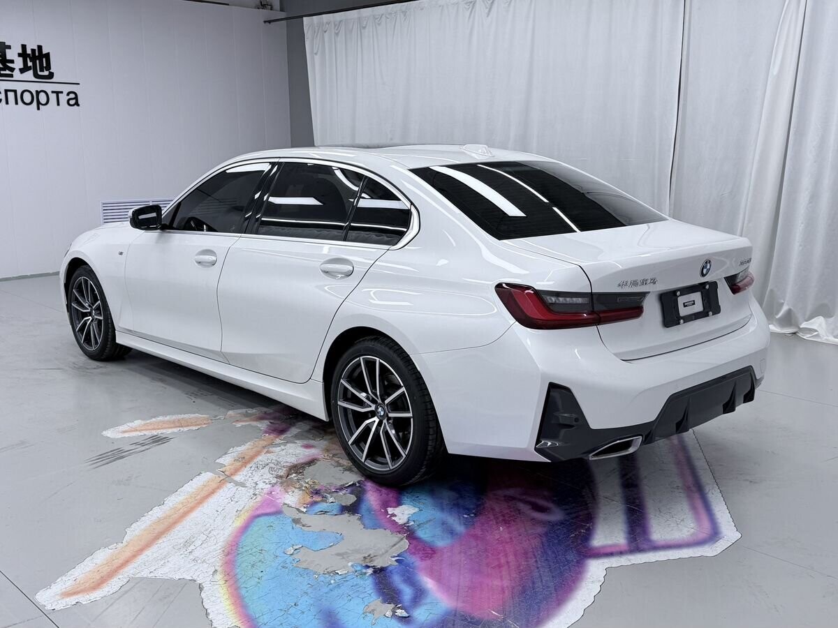 BMW 3-Series 2023 - фото автомобиля