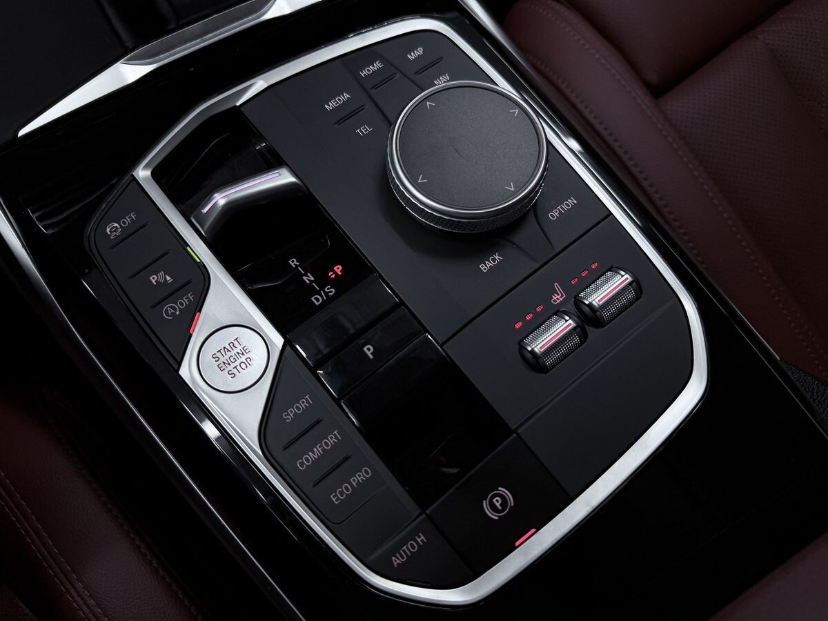 BMW 3-Series 2022 - фото автомобиля