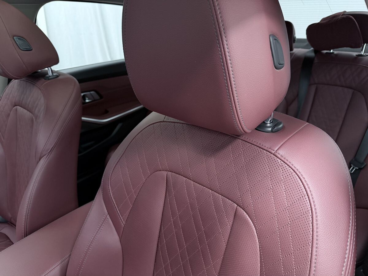 BMW 3-Series 2022 - фото автомобиля