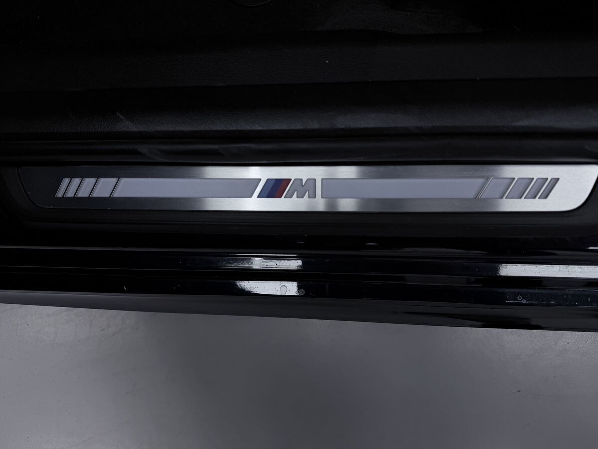 BMW 3-Series 2022 - фото автомобиля