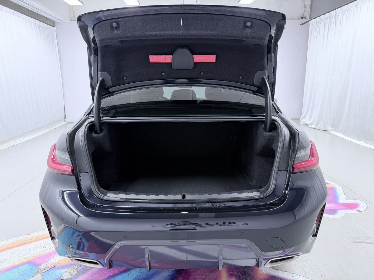 BMW 3-Series 2022 - фото автомобиля