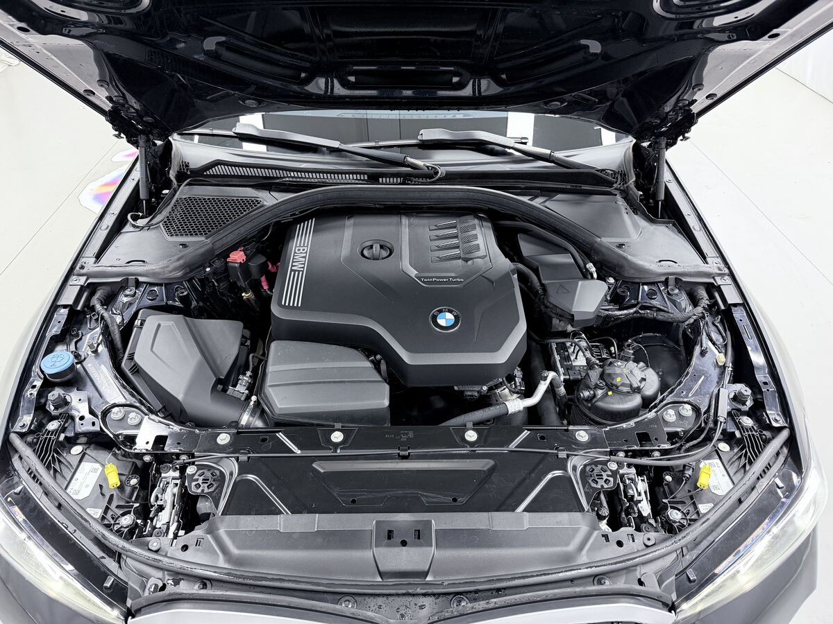 BMW 3-Series 2022 - фото автомобиля