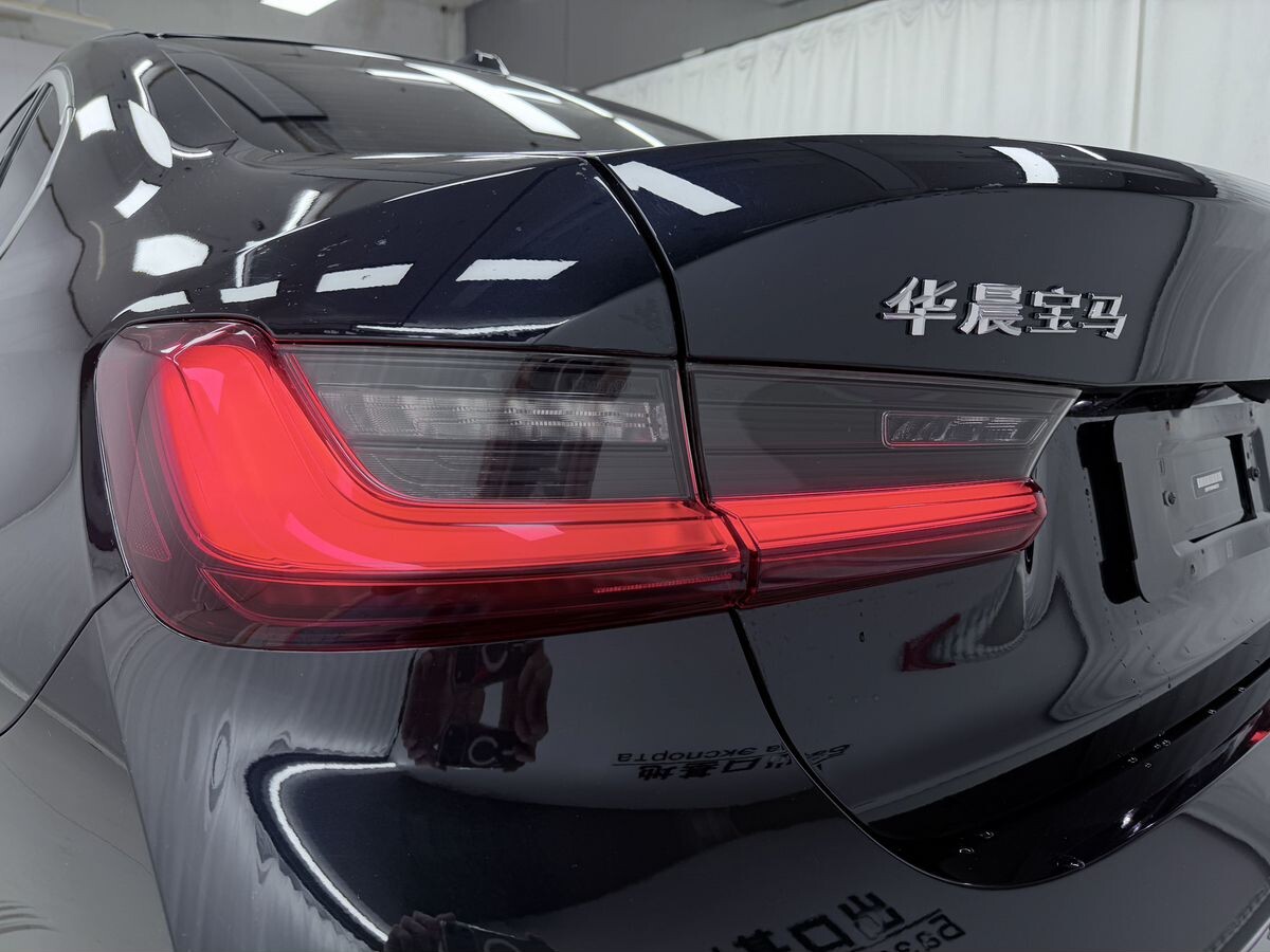 BMW 3-Series 2022 - фото автомобиля