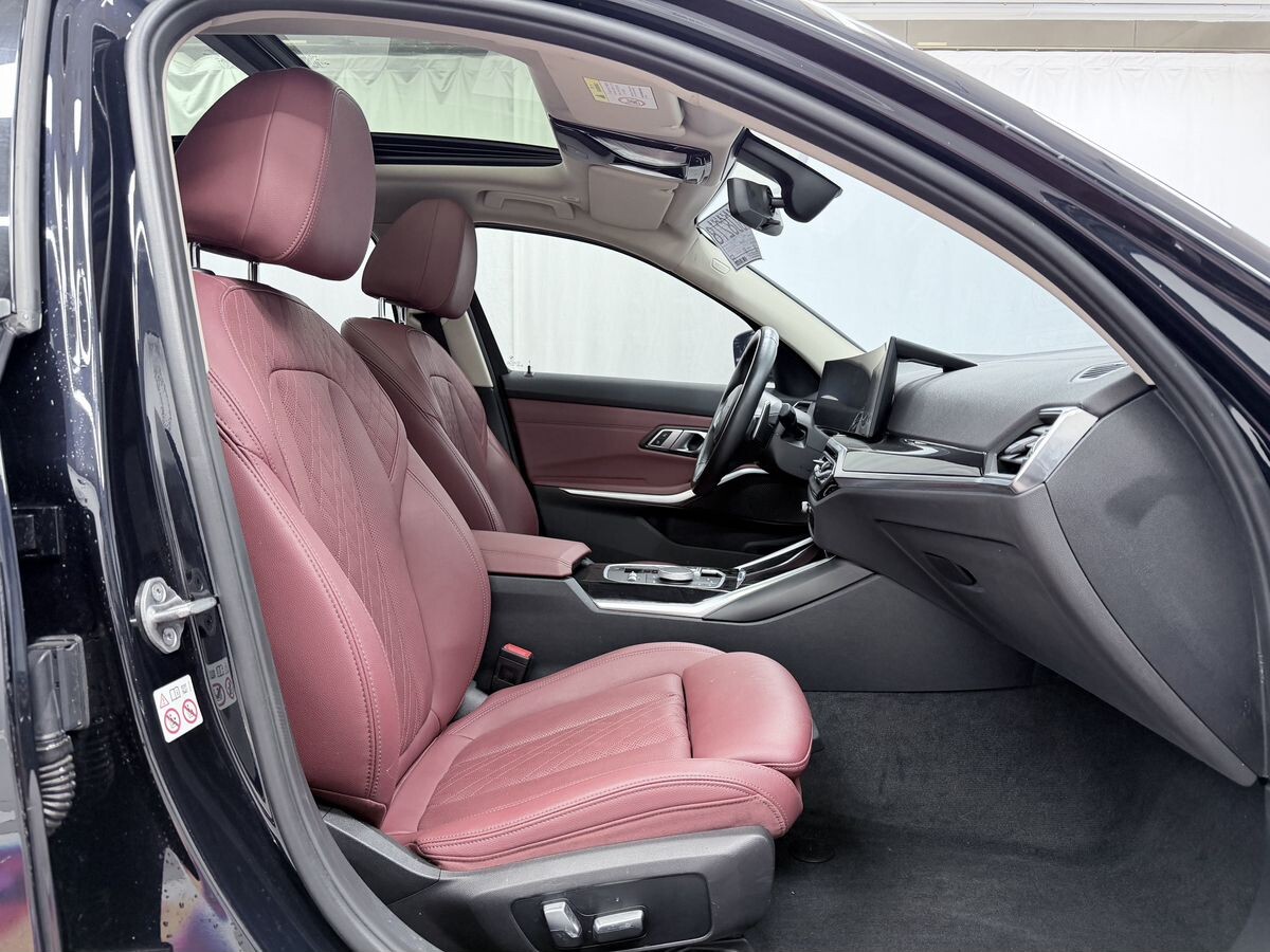 BMW 3-Series 2022 - фото автомобиля