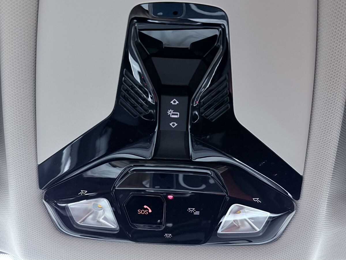 BMW X1 2023 - фото автомобиля