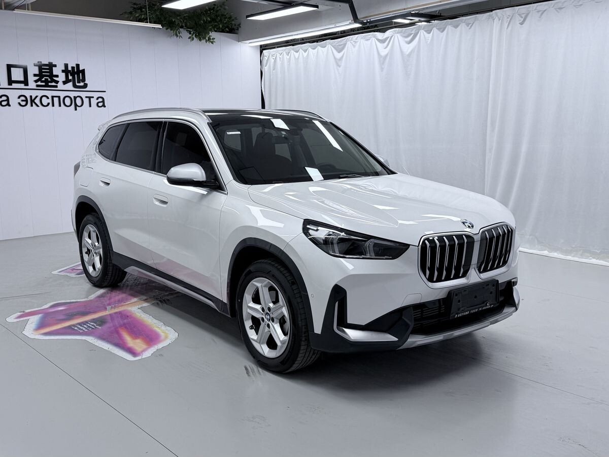 BMW X1 2023 - фото автомобиля