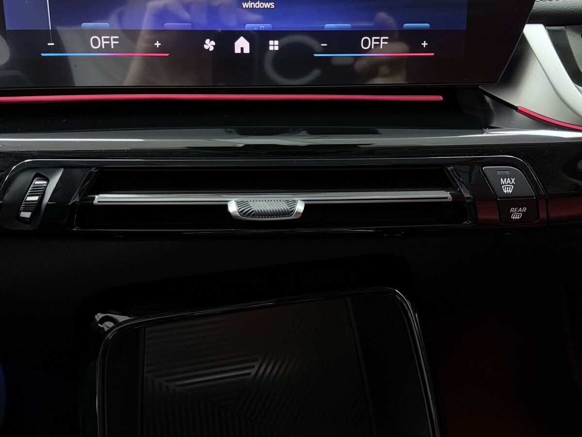 BMW X1 2023 - фото автомобиля